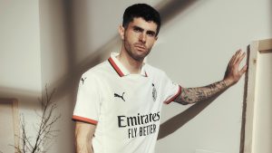 Seconda maglia Milan 2024/25, Mueller (PUMA): «Un omaggio alla ricca storia rossonera e una tecnologia all’avanguardia»