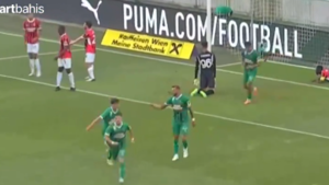 Gol Demir: DORMITA della difesa del Milan, il Rapid Vienna PAREGGIA nel finale – VIDEO