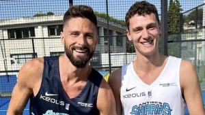 Giroud cuore Milan, COPRE il logo dell’Inter a Pavard! Risate sui social, il VIDEO è già virale