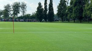 Milanello resta viva: Milan Futuro, Primavera e U18 insieme in campo sotto gli occhi di Vergine e Kirovski