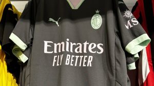 Terza maglia Milan 2024/25, l’attesa sta per finire: ecco quando verrà SVELATA. La DATA – VIDEO