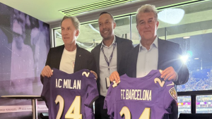Barcellona Milan continua fuori dal campo: la FOTO con Baresi e Laporta
