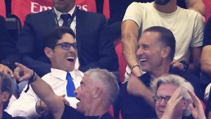 Gol Maldini, Cardinale REAGISCE così in tribuna al fianco di Pier Silvio Berlusconi: il suo GESTO – VIDEO