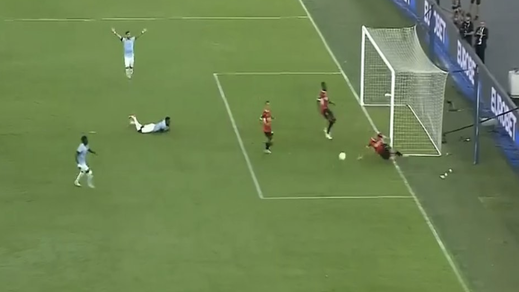 Gol Pavlovic, il difensore subito DECISIVO in Lazio Milan! Salvataggio sulla linea e rete da angolo - VIDEO 27 pavlovic 1