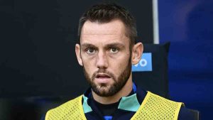 Calciomercato Milan, suggestione De Vrij a parametro zero? Idea per giugno con l’ok di Allegri. Cosa succede