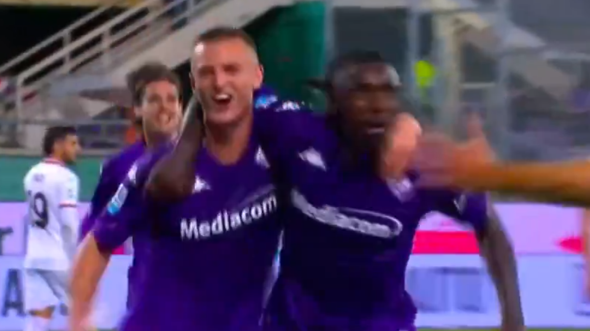 Gudmundsson, che mazzata per la Fiorentina: il comunicato sull'infortunio 26 gol gudmundsson fiorentina milan