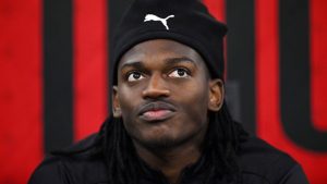 Milan Napoli, Allegri culla la tentazione Leao? Lo spiffero da Milanello lascia increduli, il livornese ci sta pensando seriamente