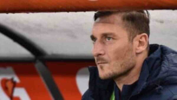 Totti roma novembre 2016 300x169 (1)