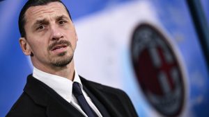 Ibrahimovic incrocia Materazzi, ma l’ex nerazzurro abbassa lo sguardo ed evita lo svedese: il retroscena del derby