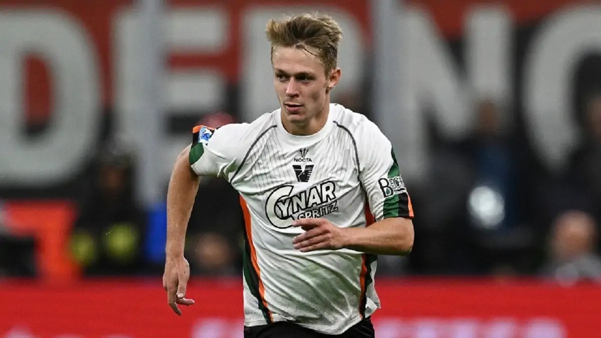Nicolussi Caviglia Milan, rossoneri attenti sul centrocampista del Venezia: spunta lo scenario che favorirebbe l'assalto del Diavolo! 26 Nicolussi Caviglia