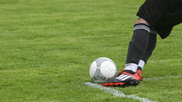 Gambe che calciano