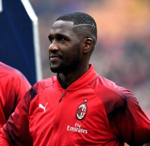 Cristian Zapata torna a Milanello: impazzisce anche lui per Luka Modric – FOTO