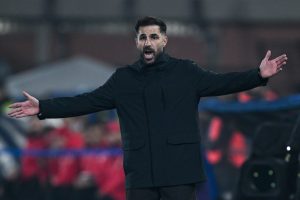 Conferenza stampa Fabregas: «Il Milan resta una grandissima squadra anche senza Rabiot. Sul giocare bene o male…»