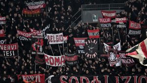 Le carte da gioco e i giochi da tavolo dedicati al Milan
