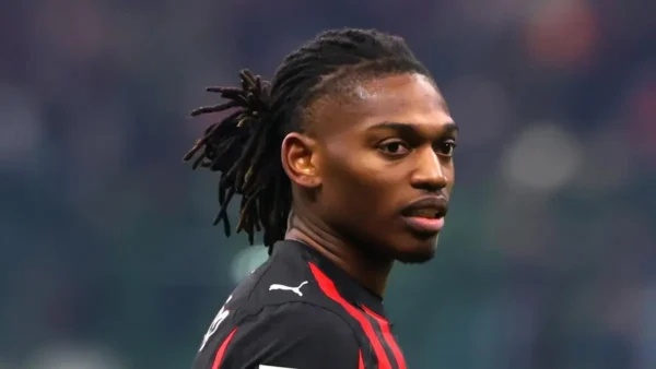 Primo piano di Rafa Leao durante una partita
