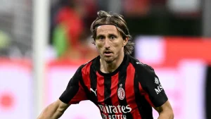 La grandezza di Luka Modric: il croato stringe i denti e corre in soccorso del Milan