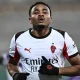 Nkunku inquadrato in campo con la seconda maglia bianca del Milan