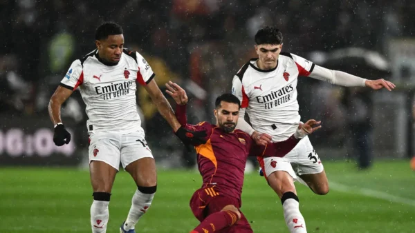 Nkunku, Bartesaghi e Celik in azione durante la sfida tra Roma e Milan