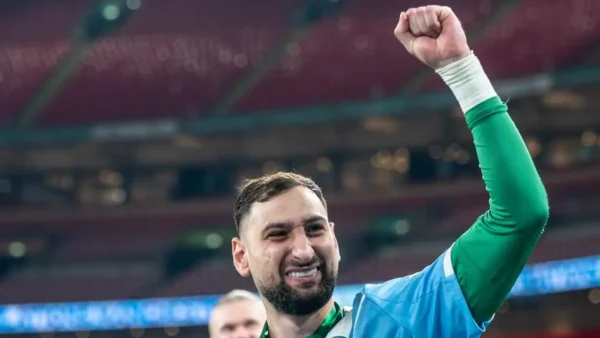 Donnarumma esulta