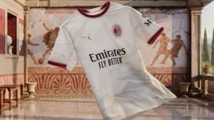 Away Kit Milan, colore bianco e iscrizione sotto il colletto: «Dopo Istanbul c’è sempre Atene»