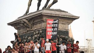 Rossoneri sempre: come il tifoso milanista riempie ogni momento libero