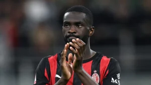 Rivoluzione inglese per il Milan: quattro squadre premono per Tomori, mentre Loftus-Cheek vuole convincere Amorim