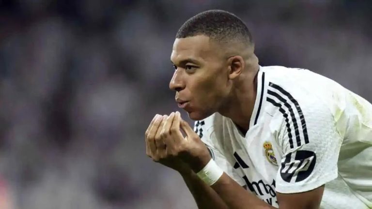 Mbappe Milan, una passione nata da bambino: dalla maglia di Robinho alle parolacce davanti alla tv
