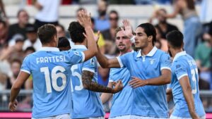 Lazio Milan 2-0 all’intervallo: prestazione opaca e fischi dei tifosi rossoneri