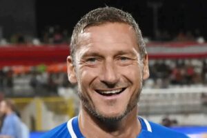 Totti e il Milan, il sogno mai nato: cosa sarebbe successo se il Re di Roma avesse vestito rossonero?