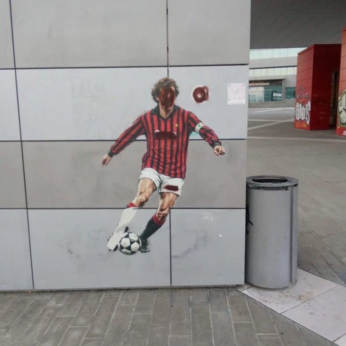 Sfregiato il murale di Franco Baresi davanti a Casa Milan: indignazione tra i tifosi rossoneri - FOTO 2 WhatsApp Image 2026 09 27 at 22.01.37